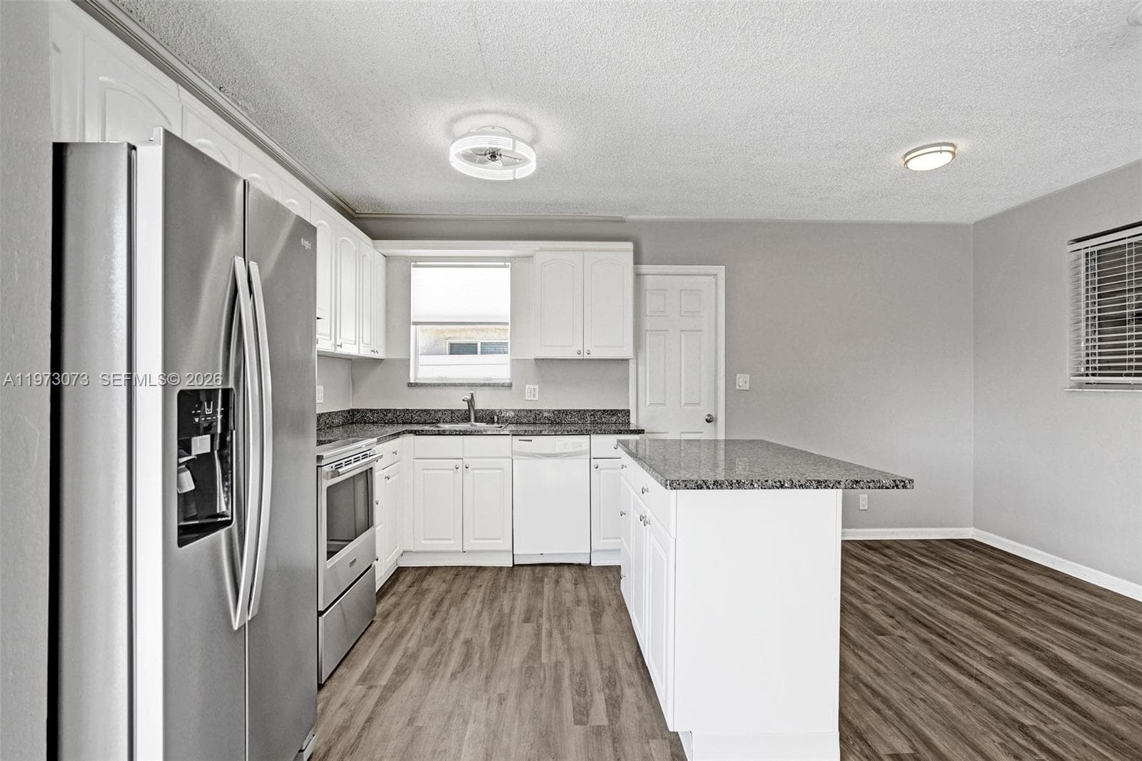 949 10th Ct photo 14