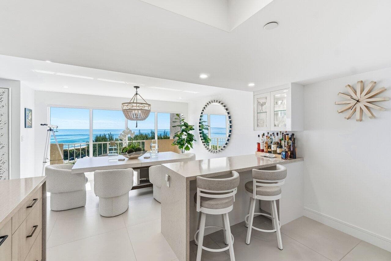 4001 N Ocean Boulevard 907 photo 17
