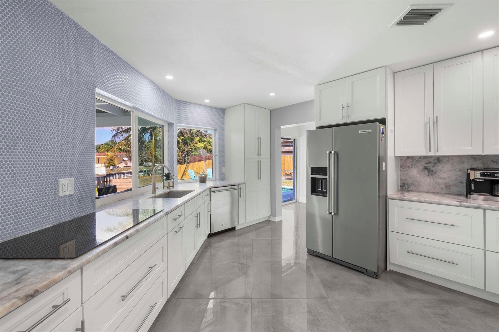 6797 Bayshore Drive photo 9