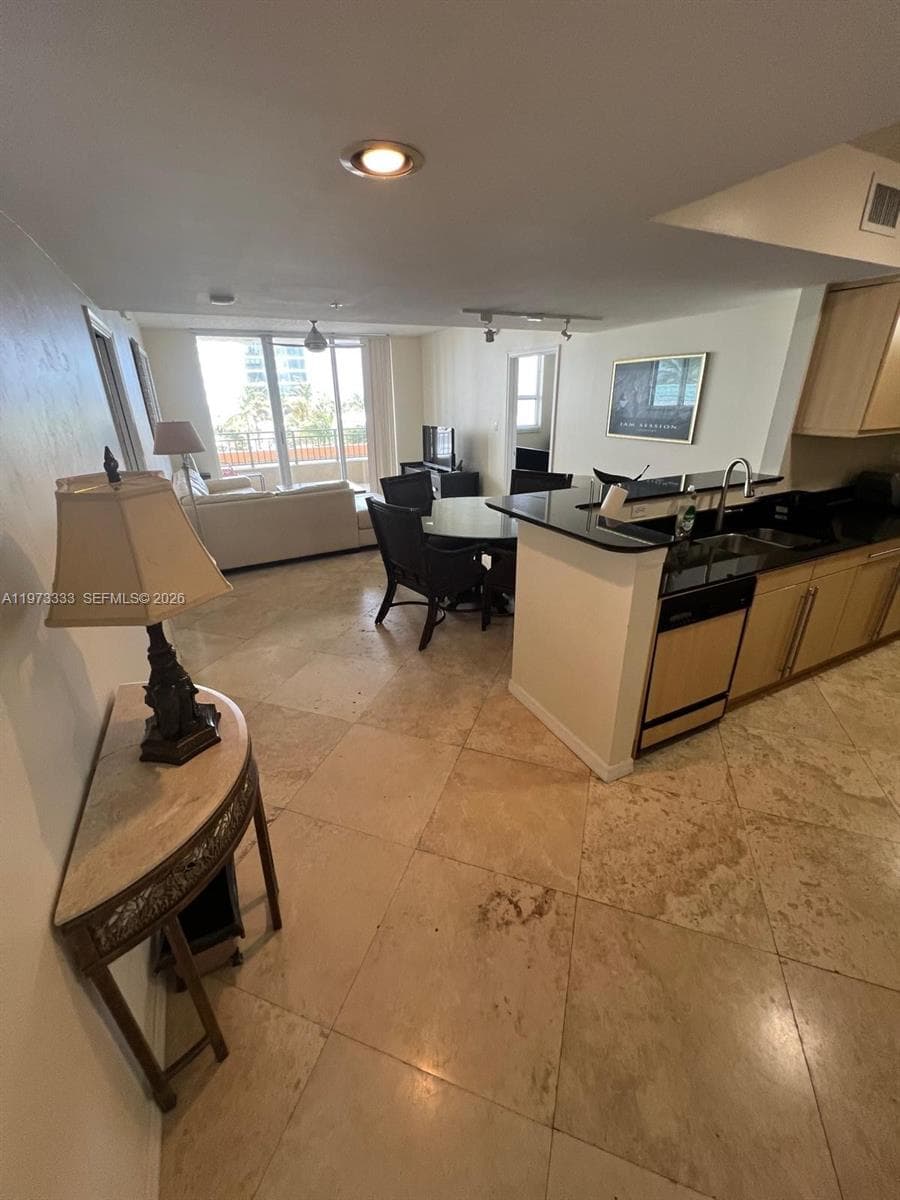 2080 S Ocean Dr 308 photo 9