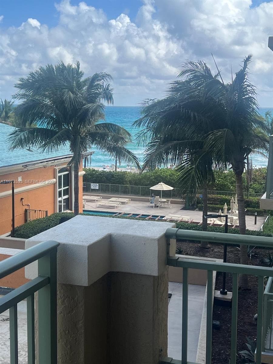 2080 S Ocean Dr 308 photo 4