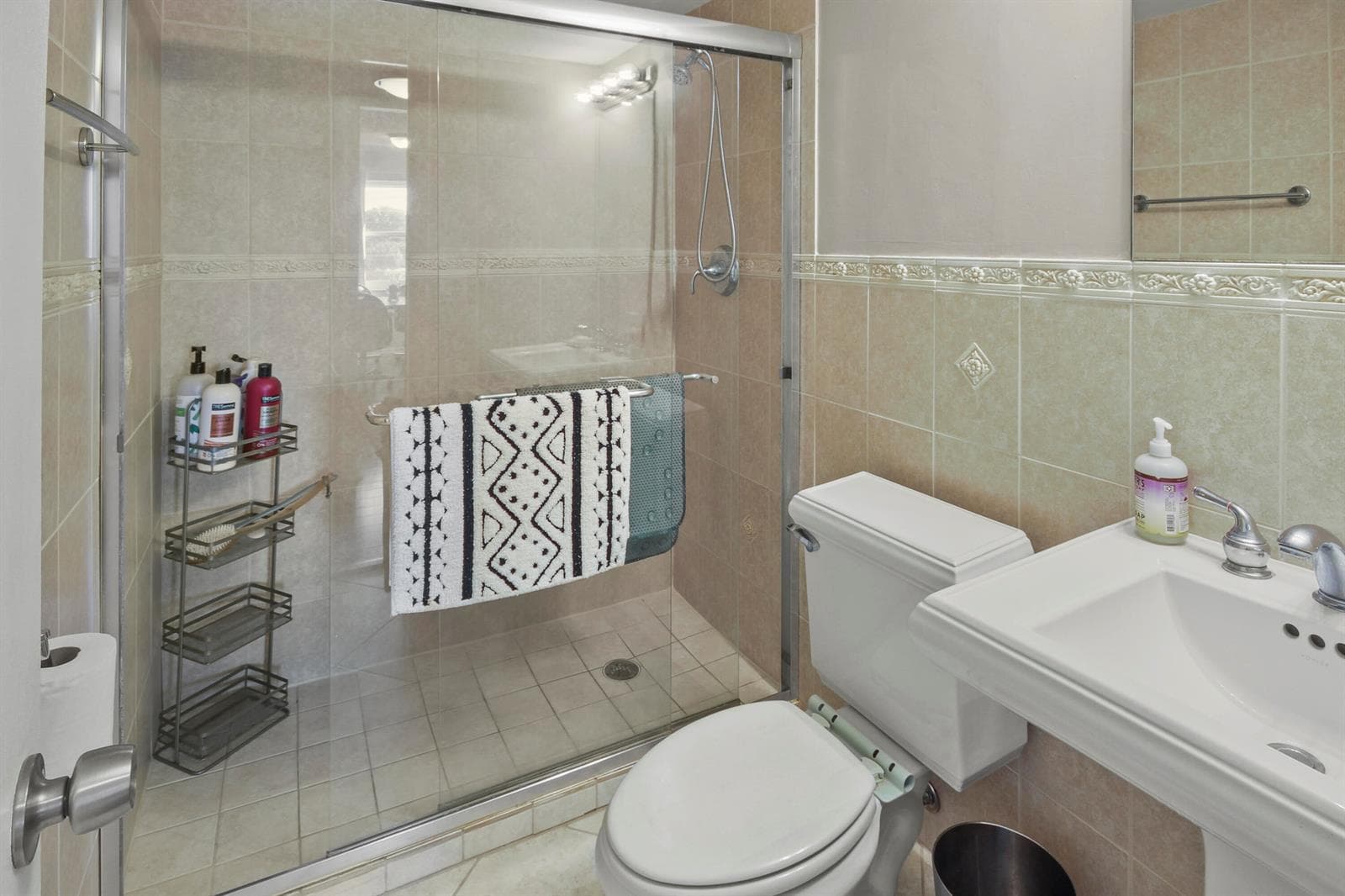 2936 Lake Shore Drive 310 photo 13
