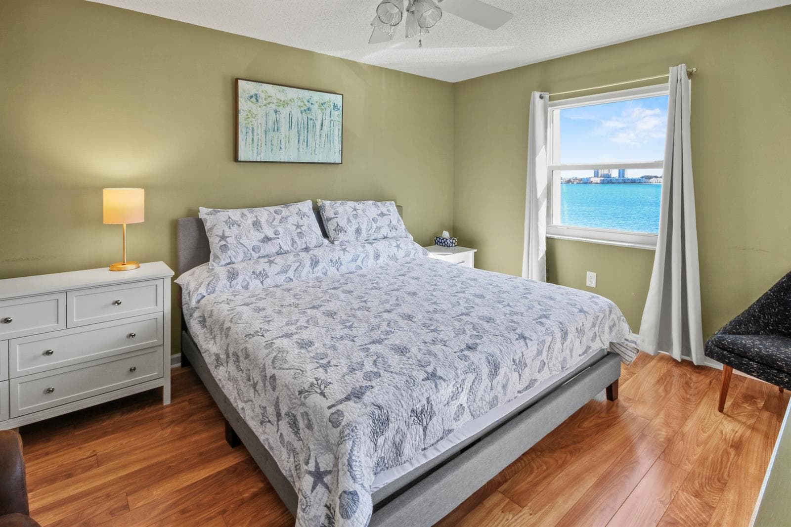 2936 Lake Shore Drive 310 photo 5