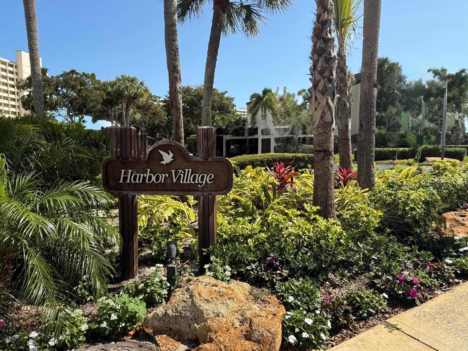 1141 Marine Way E H2l photo 2