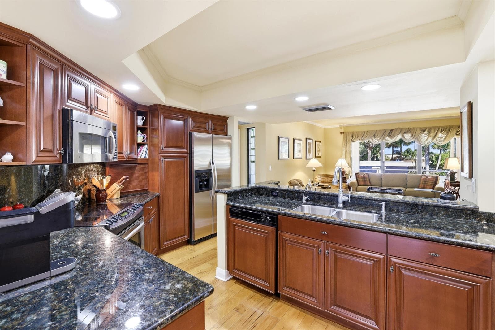 1141 Marine Way E H2l photo 12