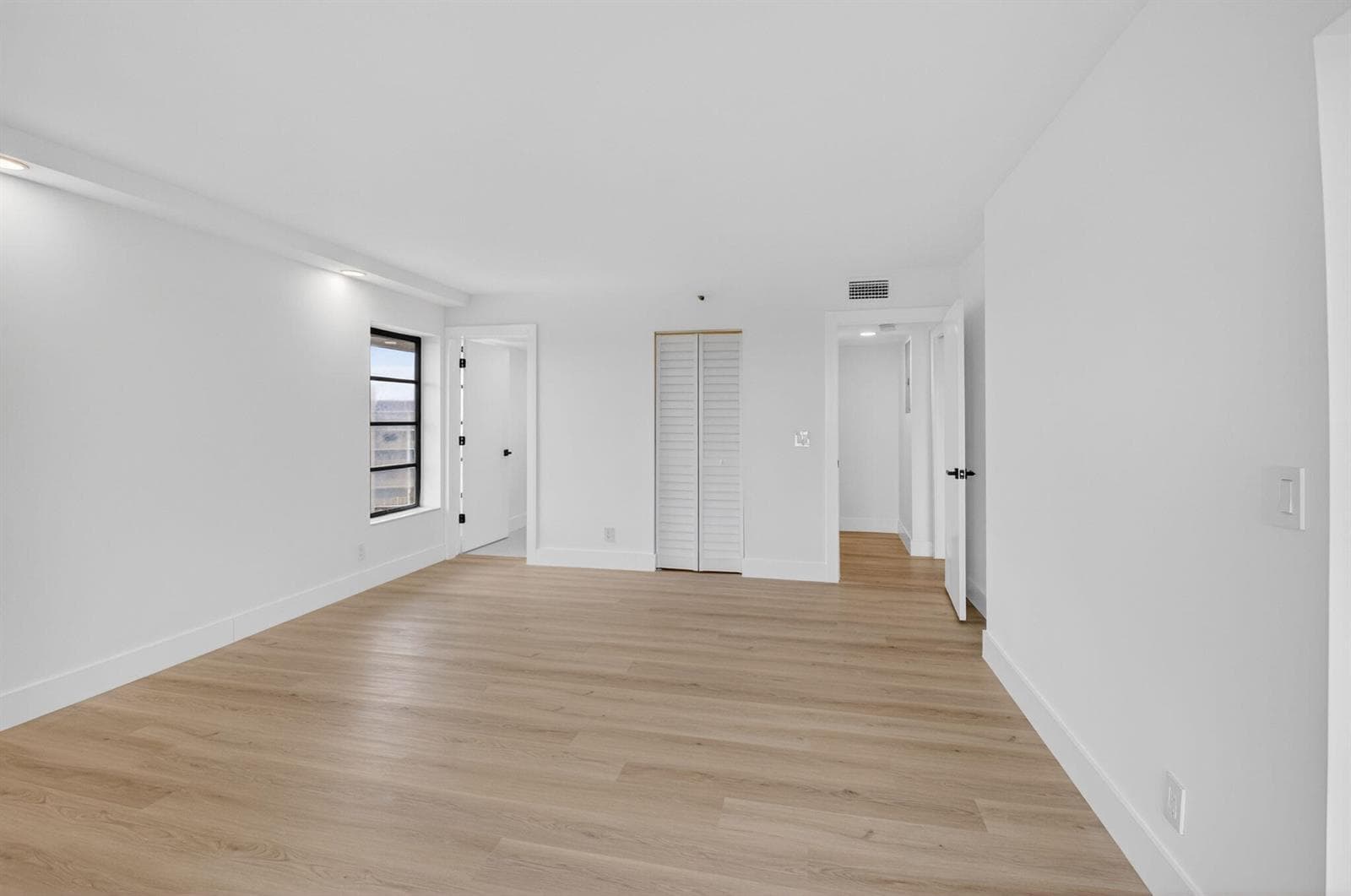14475 Strathmore Lane 808 photo 13