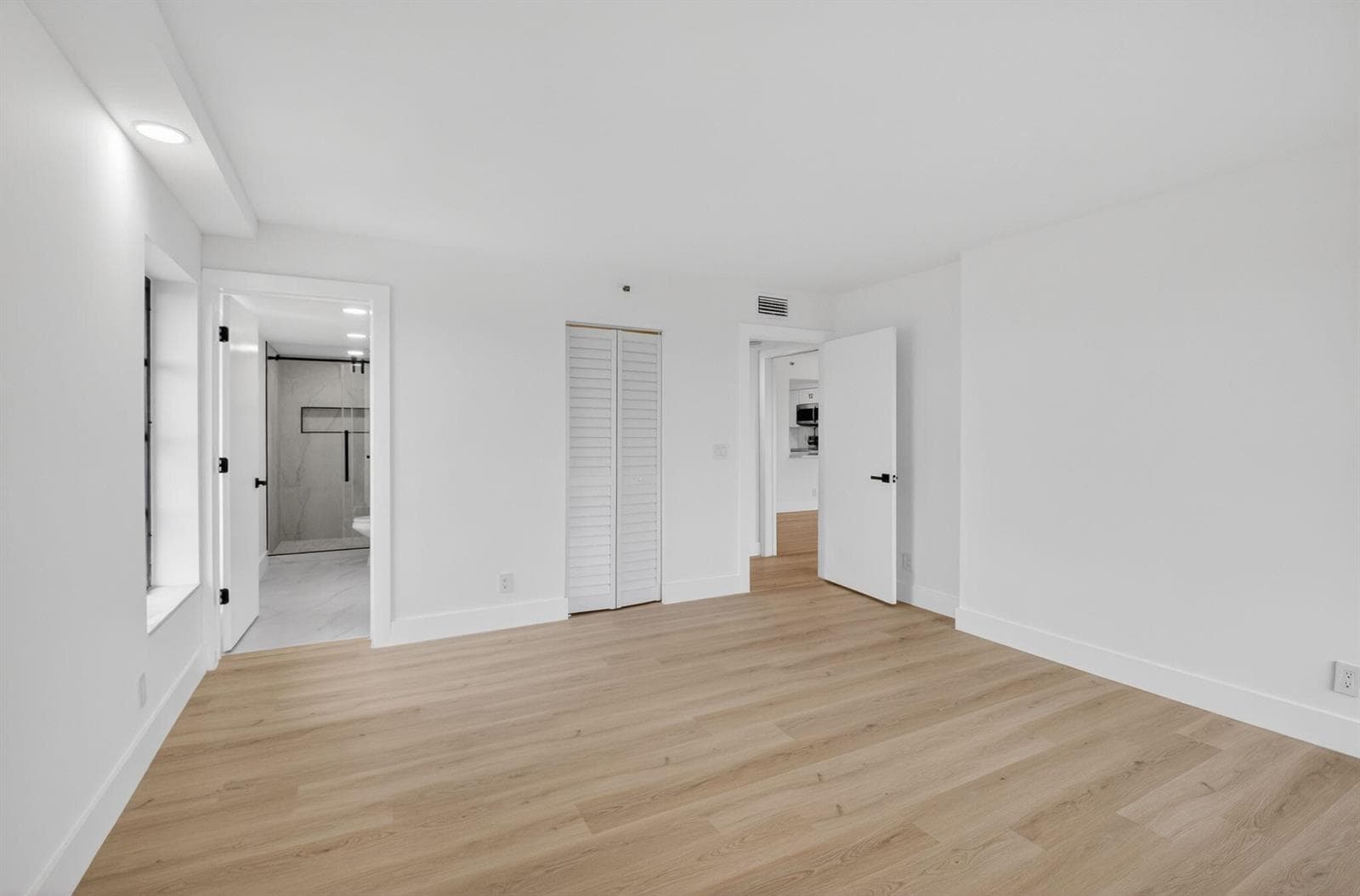 14475 Strathmore Lane 808 photo 14