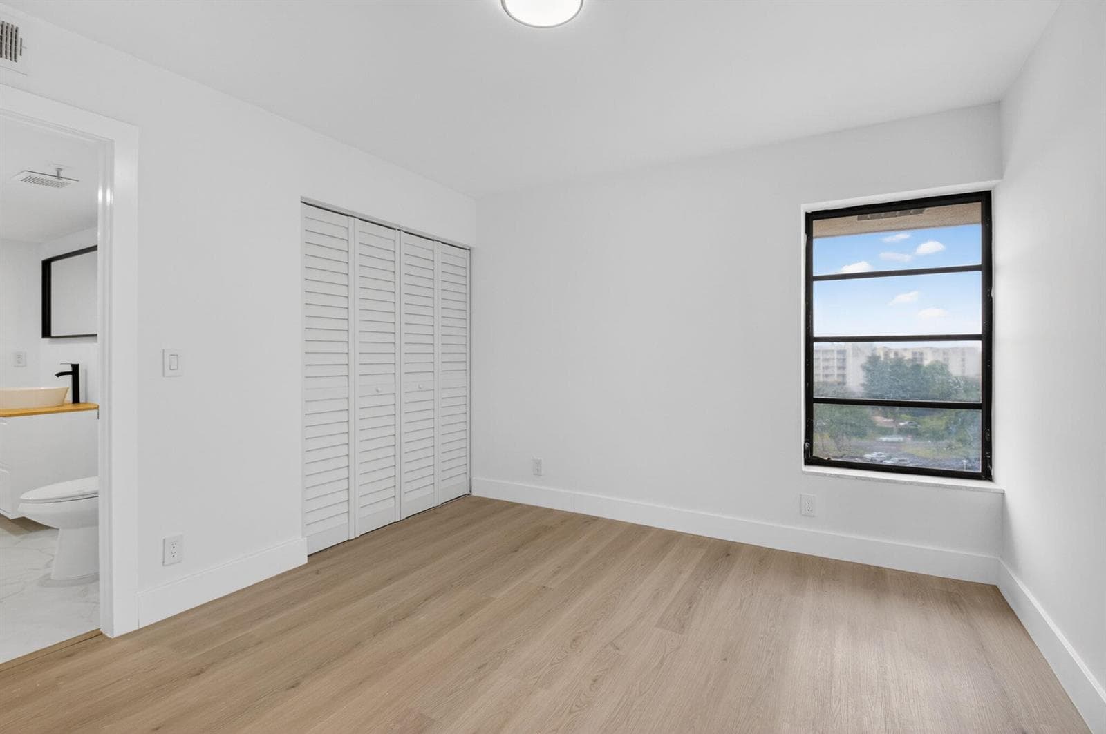 14475 Strathmore Lane 808 photo 21