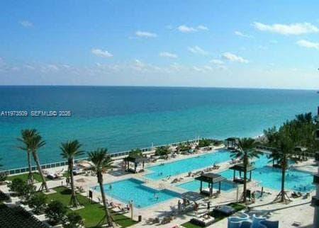 1800 Ocean Dr 1408 photo 3