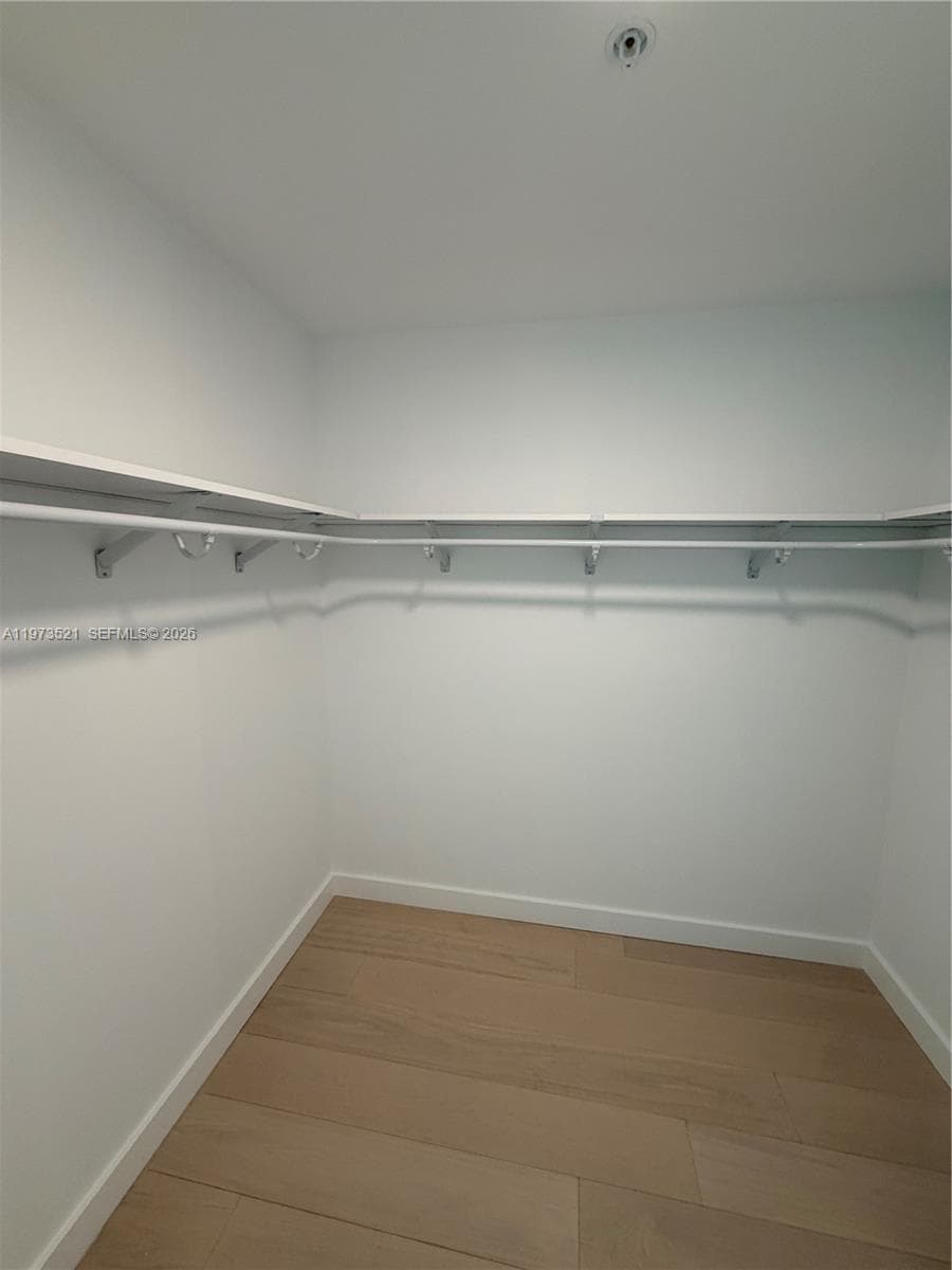 9201 E Bay Harbor Dr 303 photo 23
