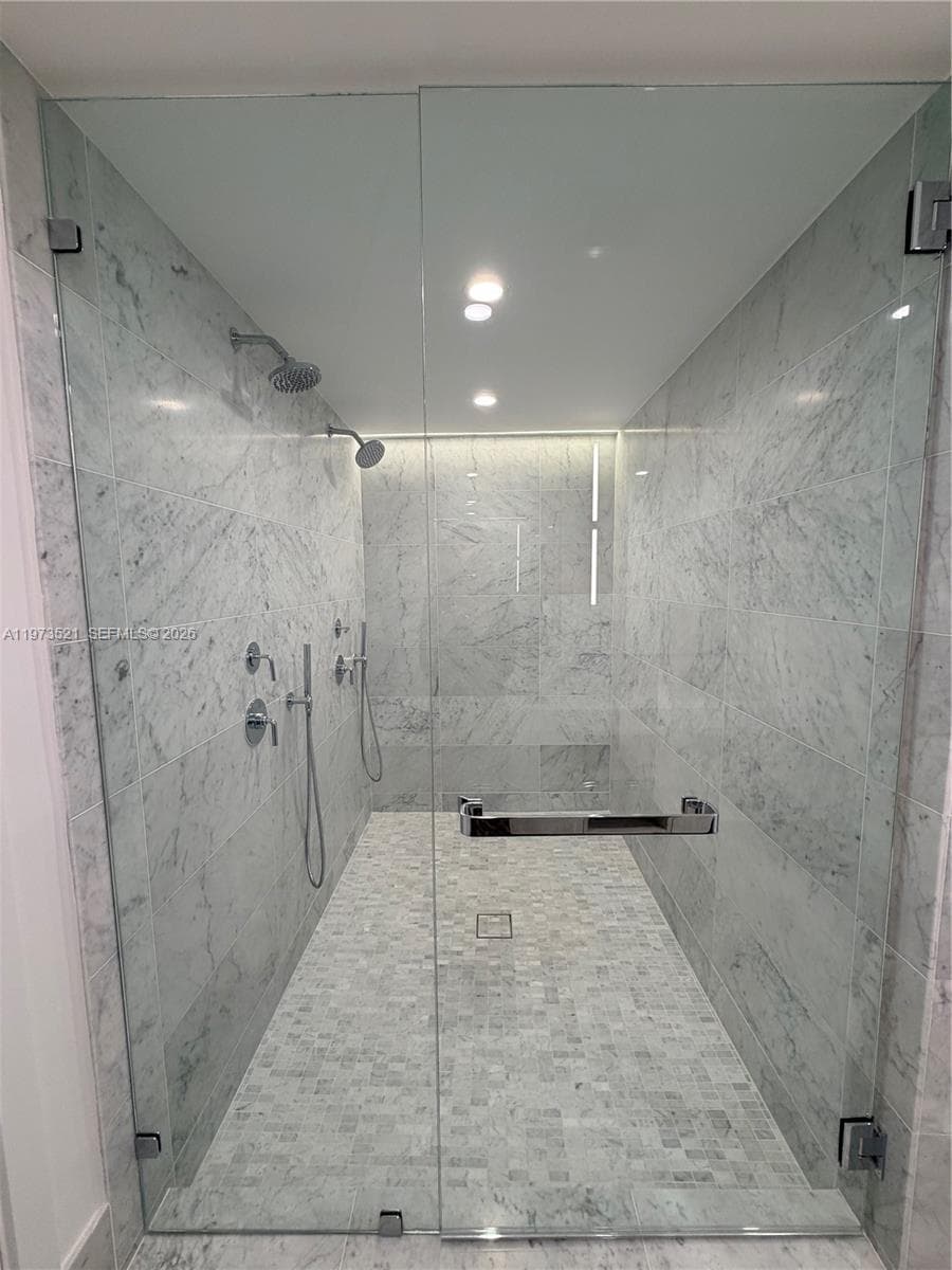9201 E Bay Harbor Dr 303 photo 22