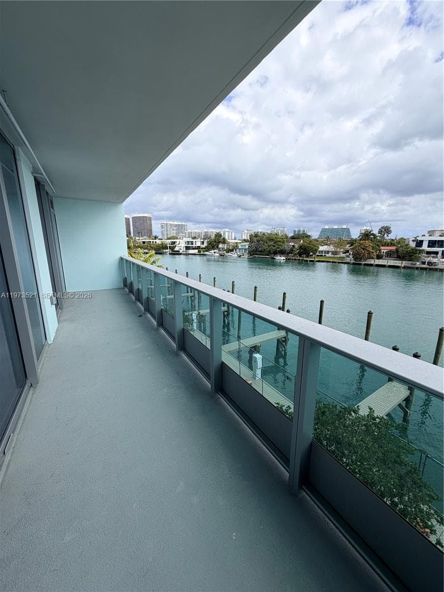 9201 E Bay Harbor Dr 303 photo 25