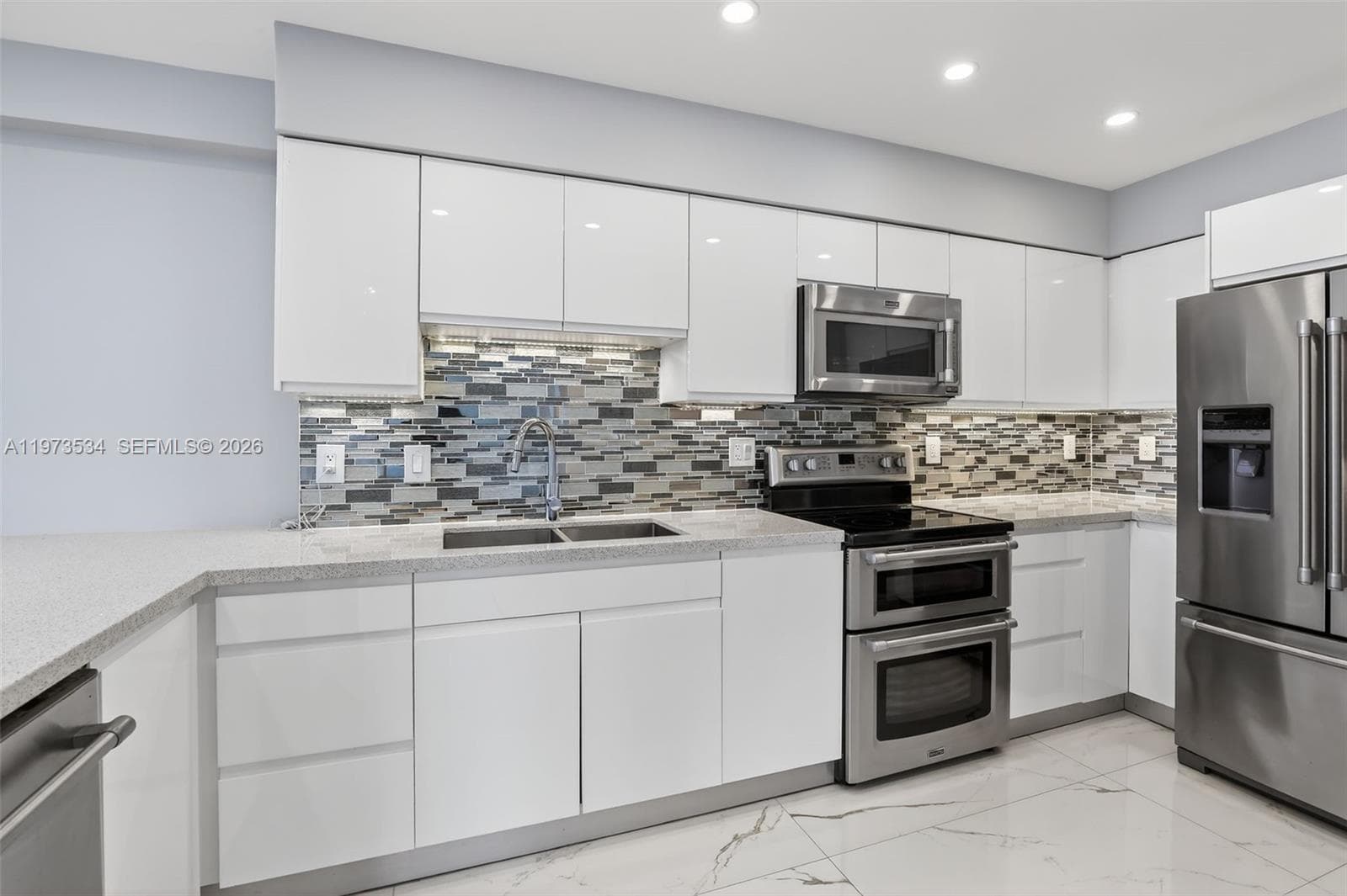 3370 Hidden Bay Dr 1501 photo 9