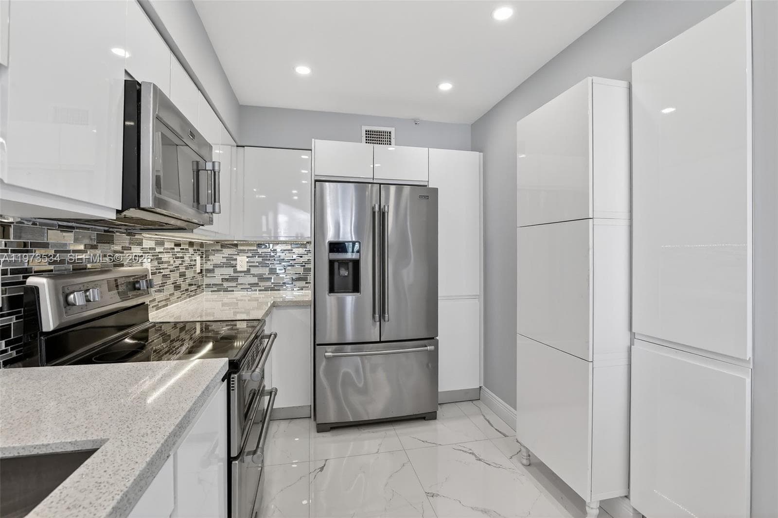 3370 Hidden Bay Dr 1501 photo 8