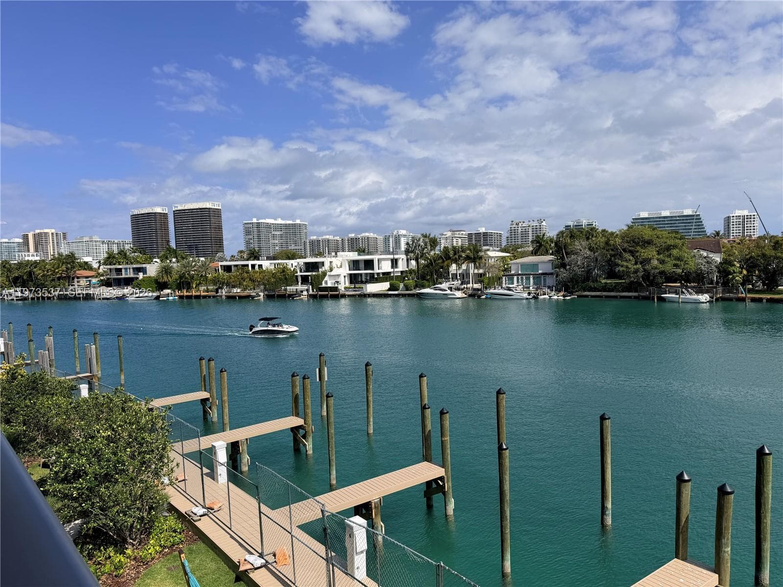9221 E Bay Harbor Dr 309 photo 2
