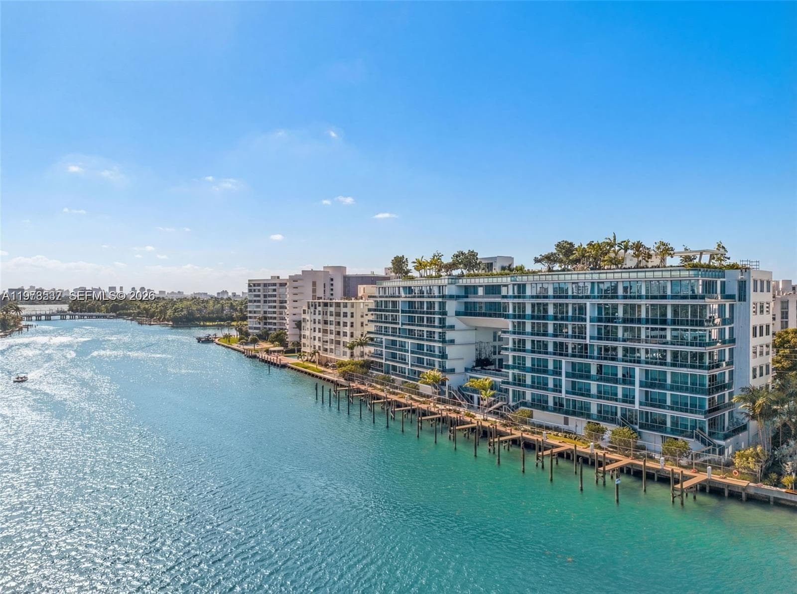 9221 E Bay Harbor Dr 309 photo 1