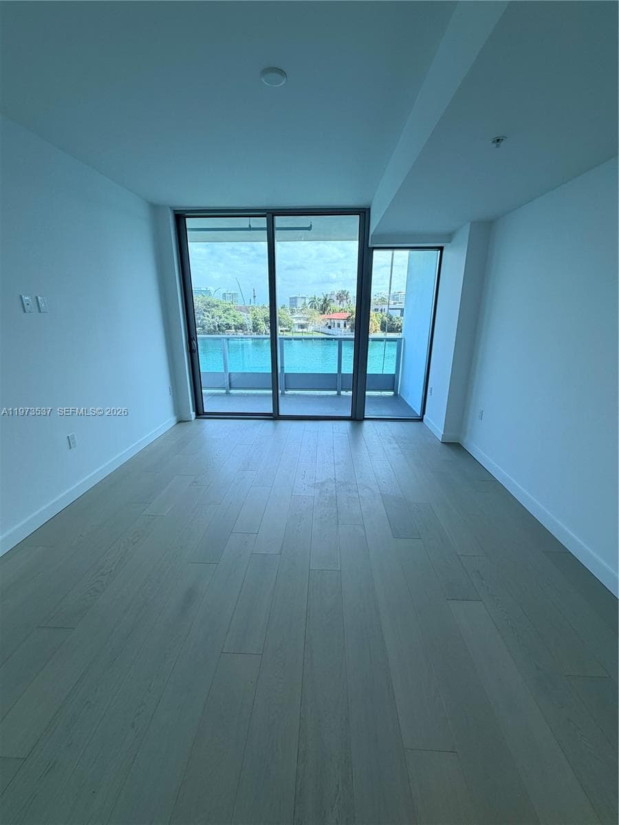 9221 E Bay Harbor Dr 309 photo 15