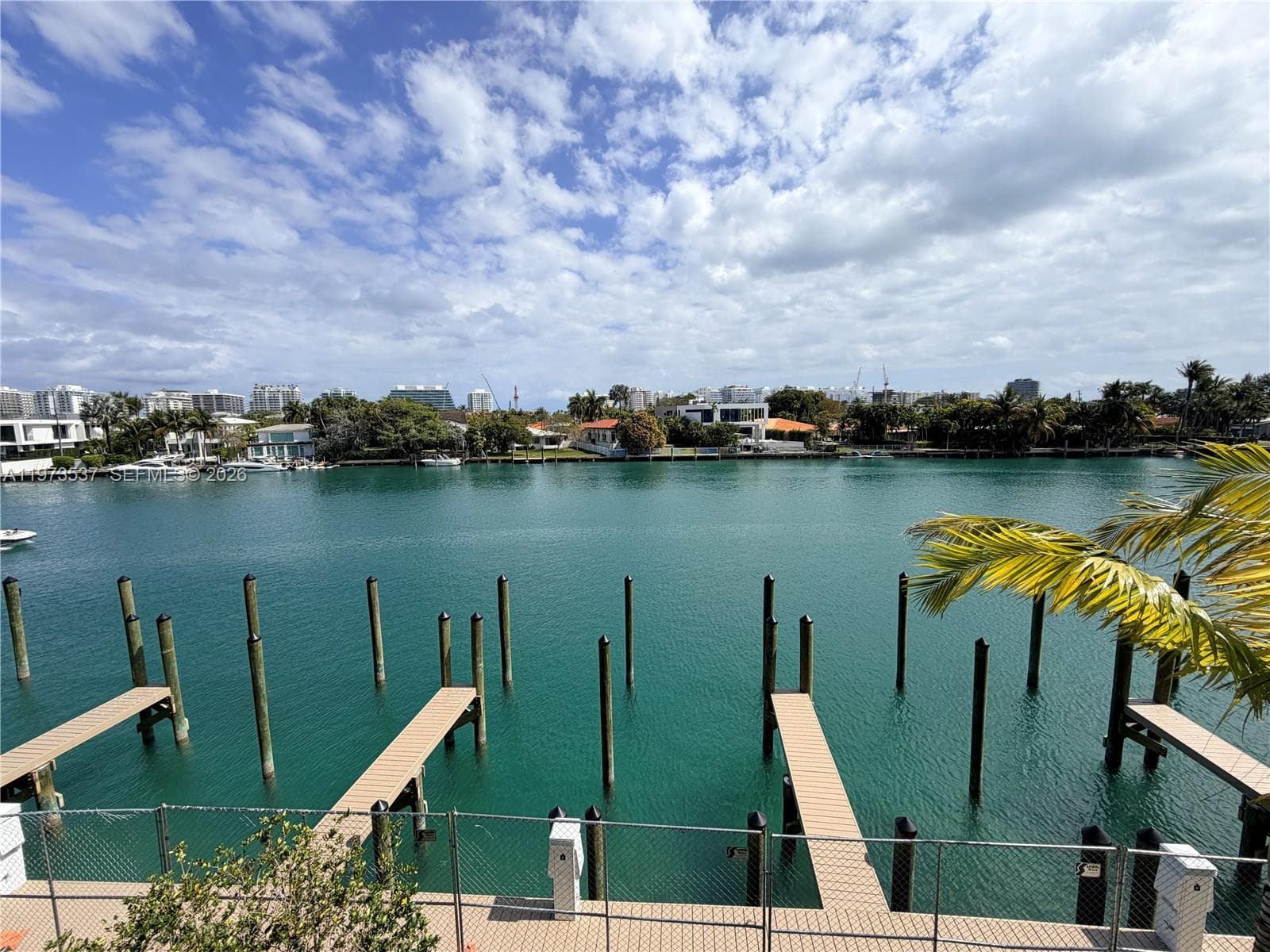 9221 E Bay Harbor Dr 309 photo 4