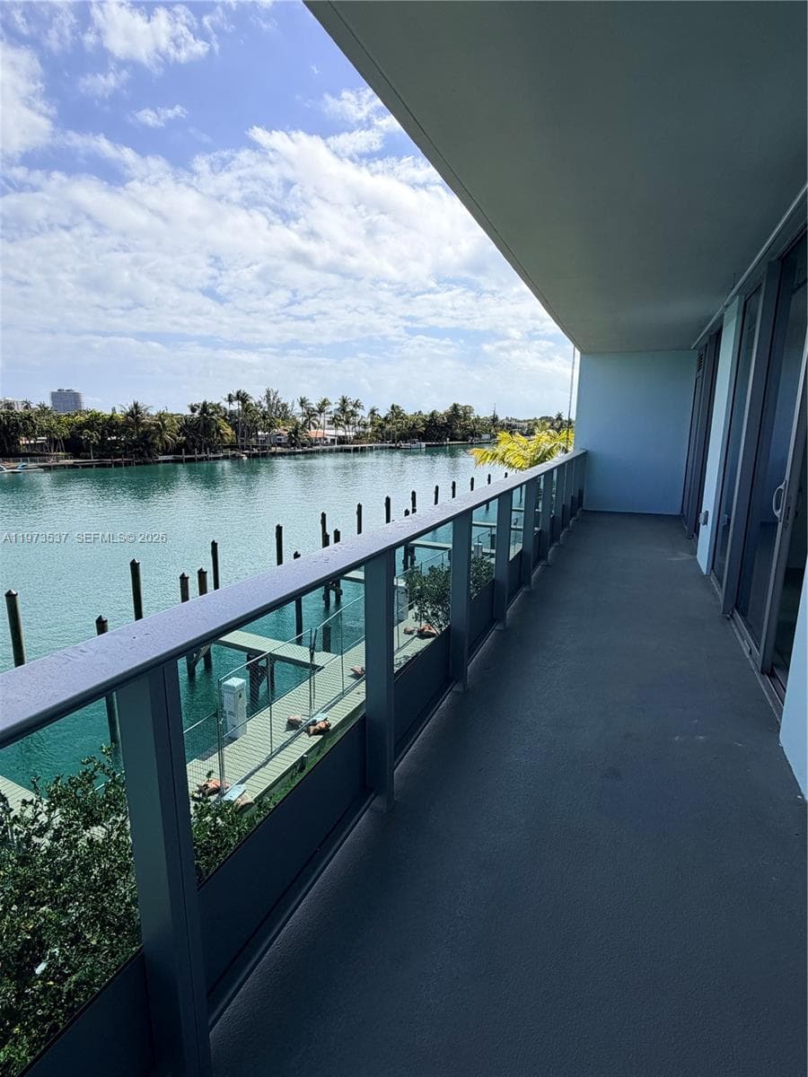 9221 E Bay Harbor Dr 309 photo 25