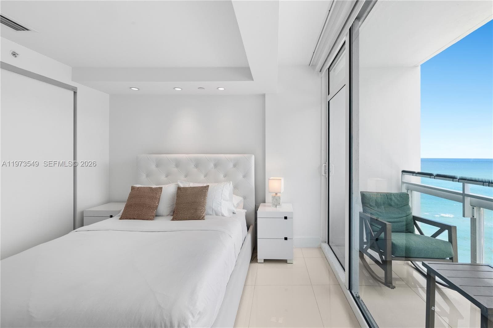 6801 Collins Ave LPH06 Doorlph14 photo 23