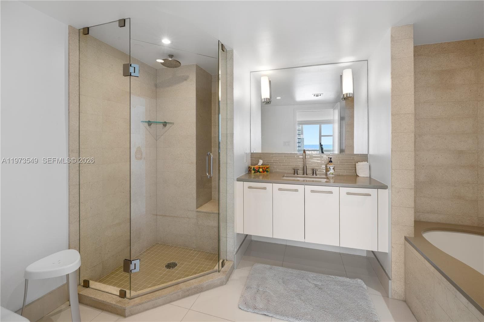 6801 Collins Ave LPH06 Doorlph14 photo 17