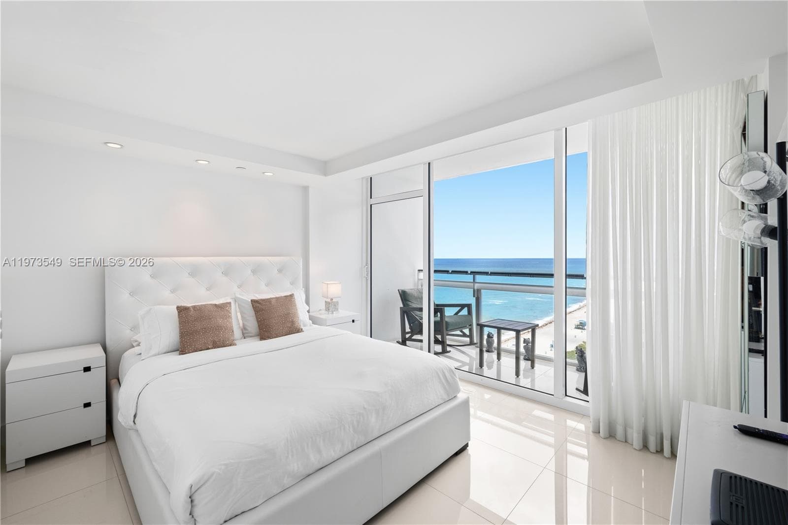 6801 Collins Ave LPH06 Doorlph14 photo 22
