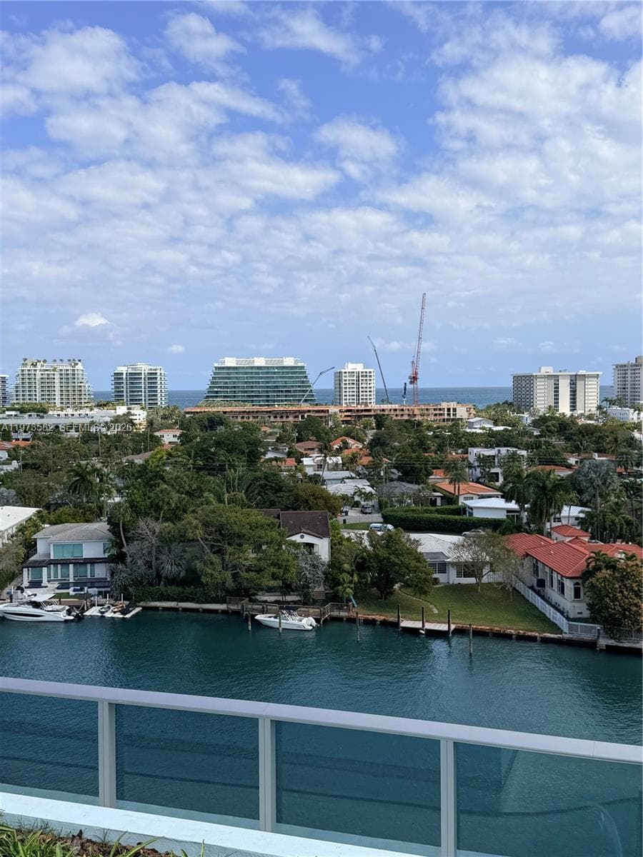 9221 E Bay Harbor Dr 307 photo 5