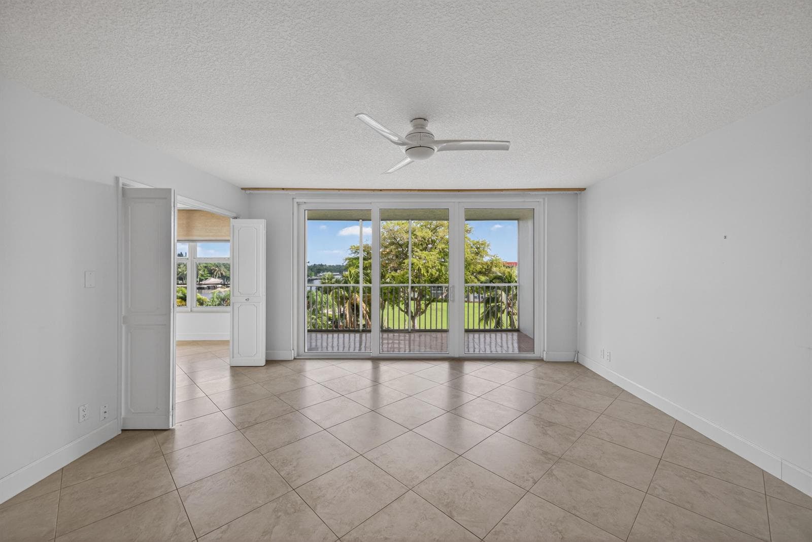 3150 NE 48th Court 414 photo 13