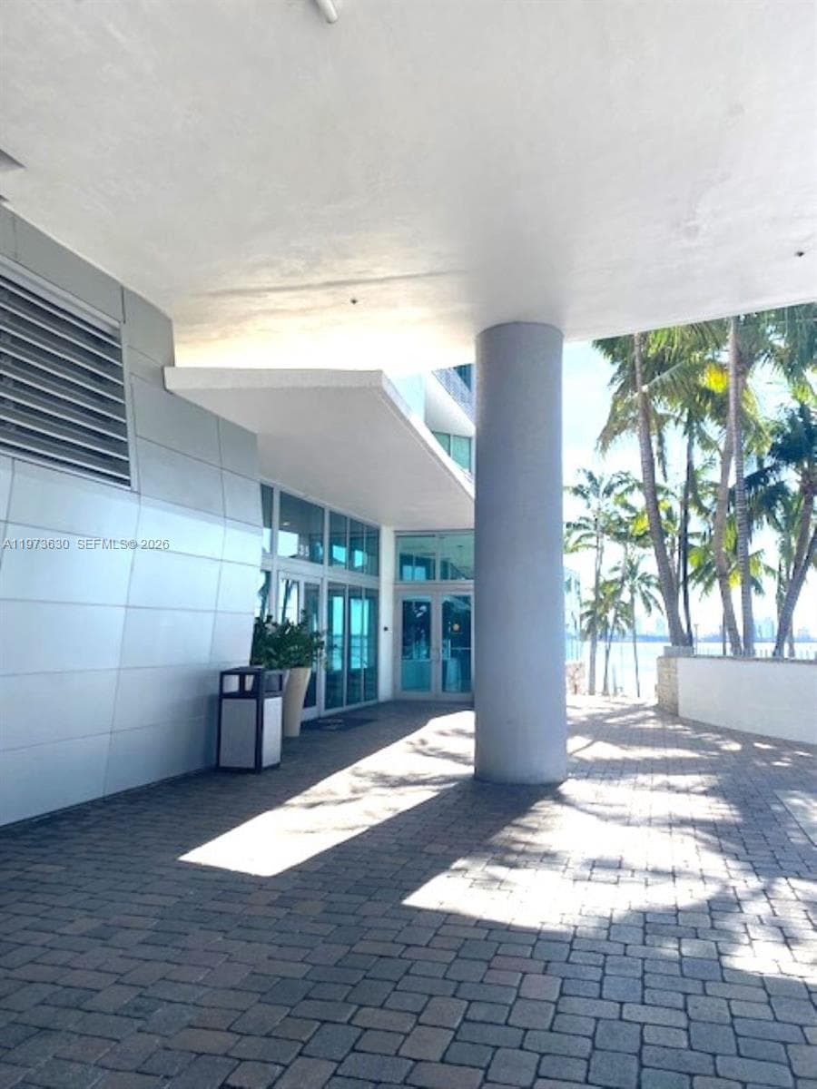 335 S Biscayne Blvd 1002 photo 4