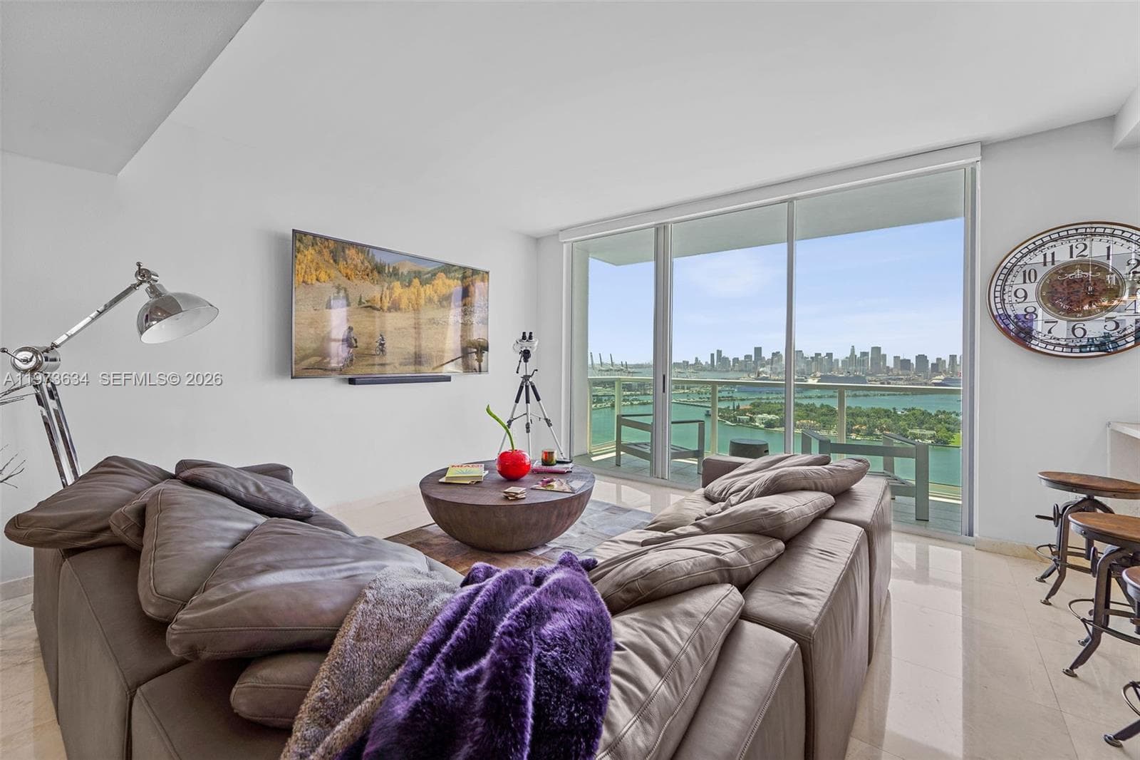 650 West Ave PH09 photo 16