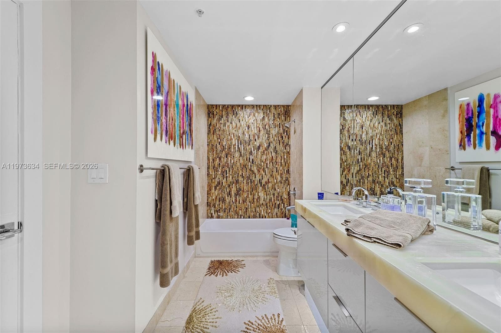 650 West Ave PH09 photo 22