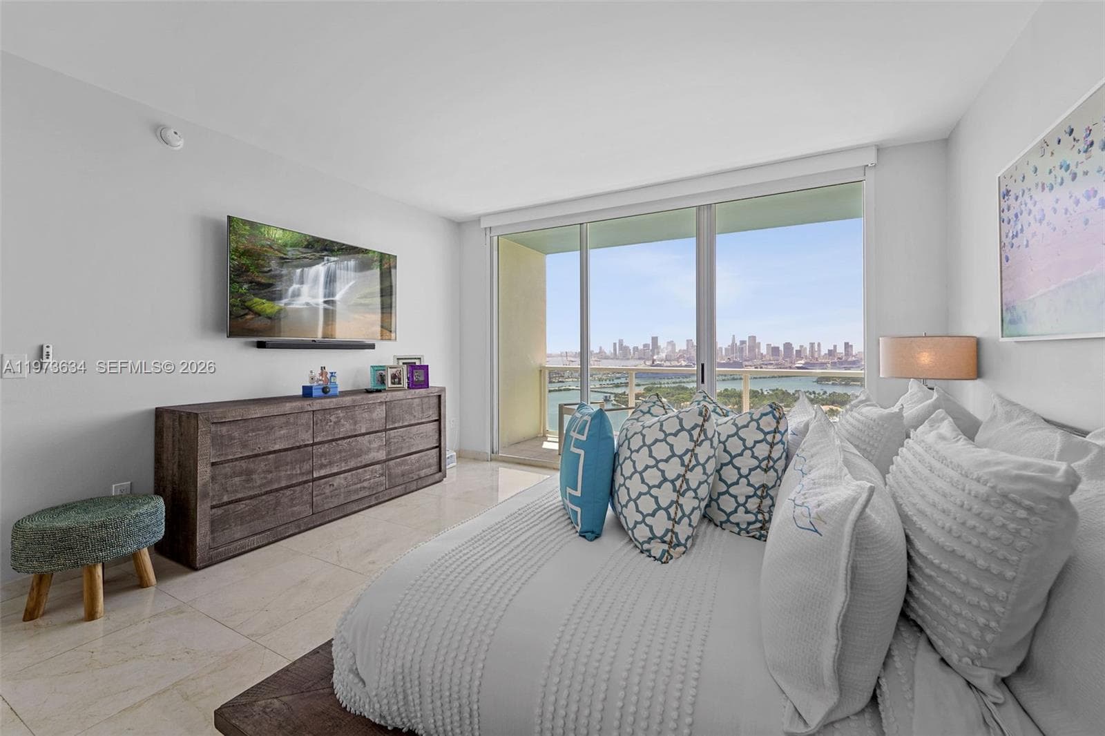 650 West Ave PH09 photo 20