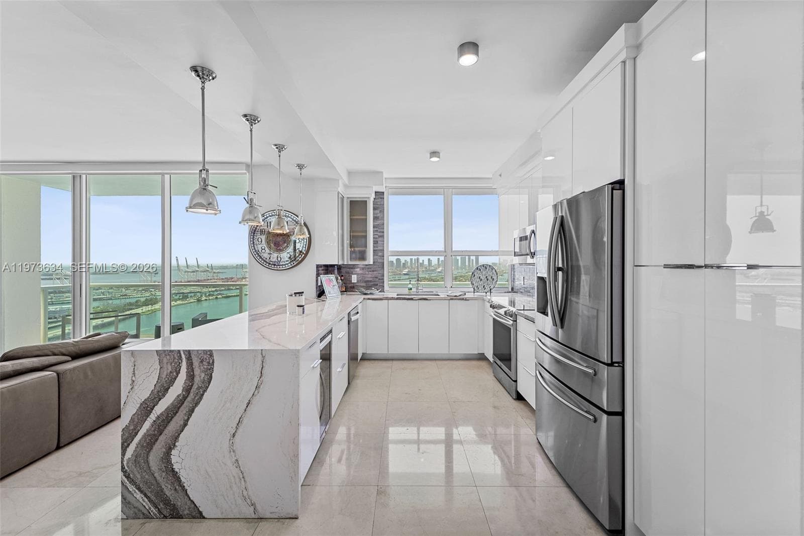 650 West Ave PH09 photo 9