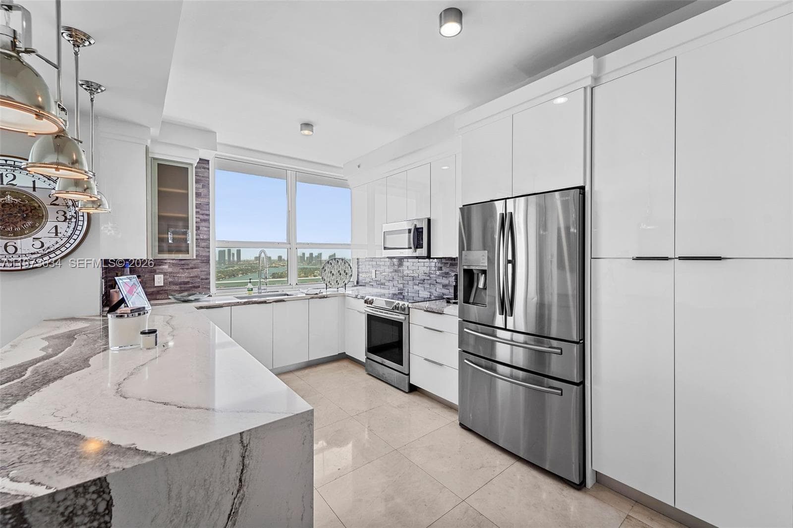 650 West Ave PH09 photo 10