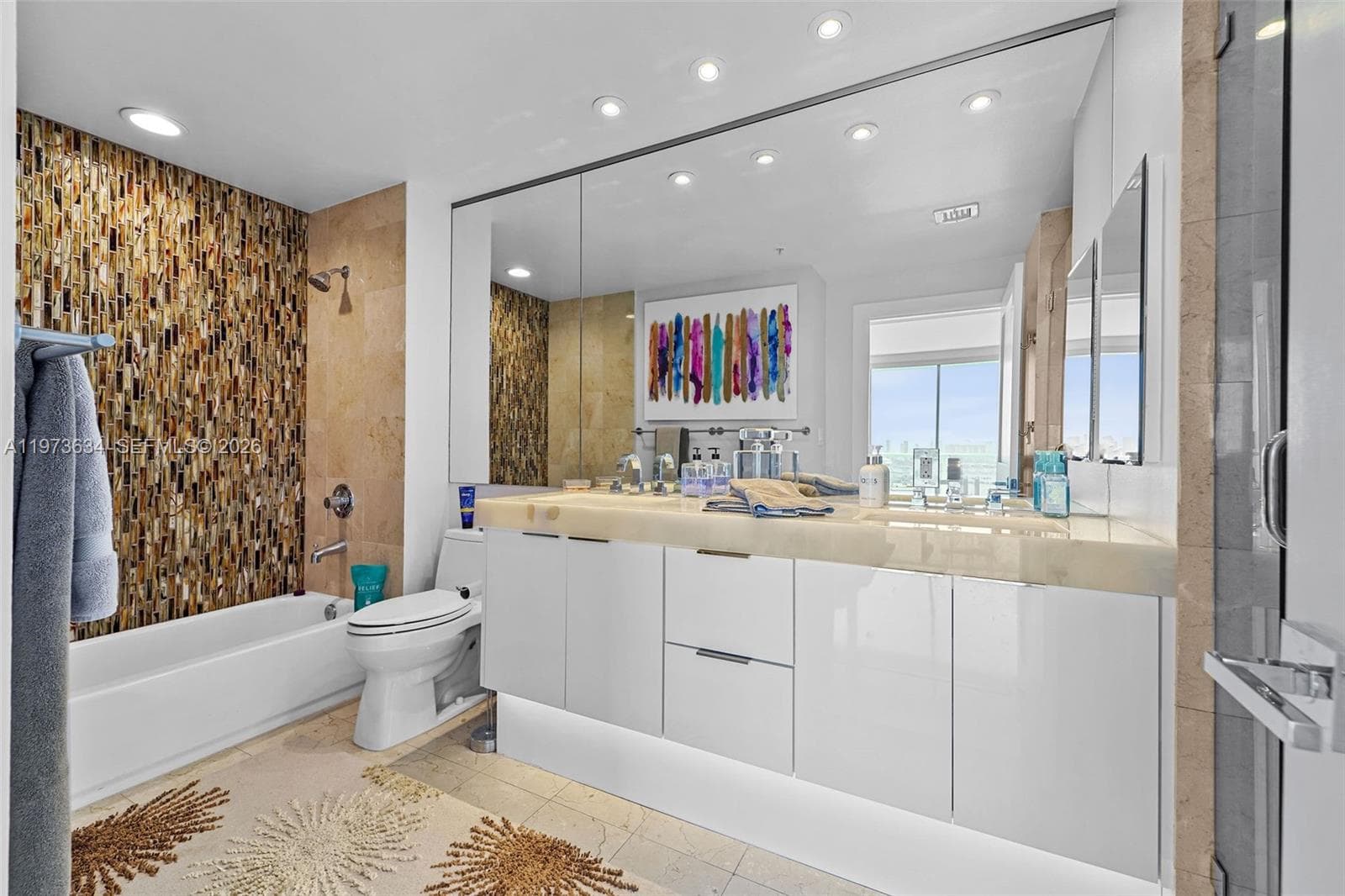 650 West Ave PH09 photo 21