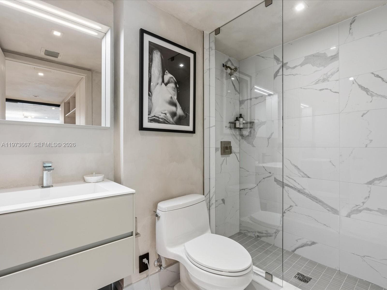 9521 E Bay Harbor Dr 705 photo 25