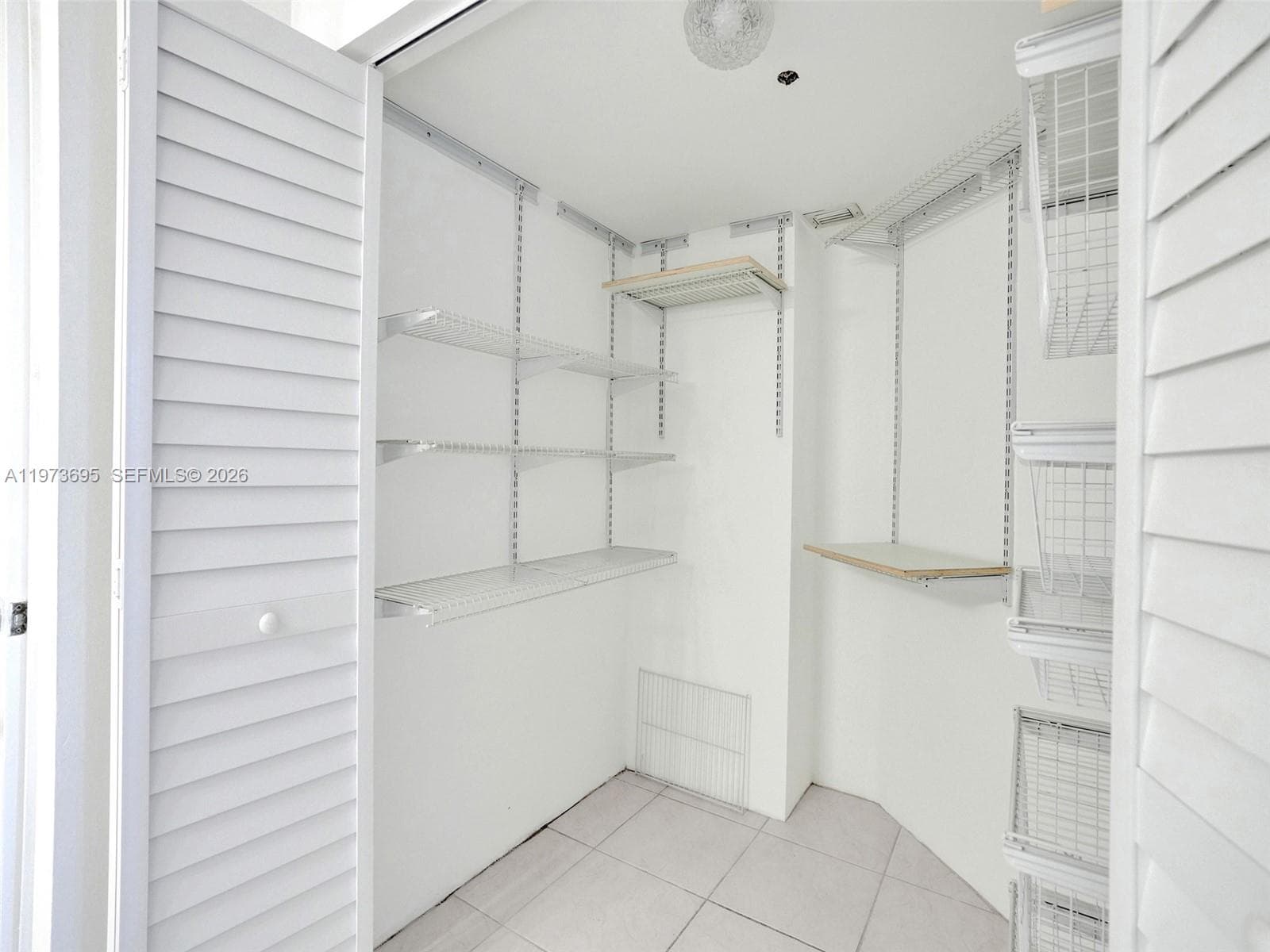 3400 192nd ST 1811 photo 23