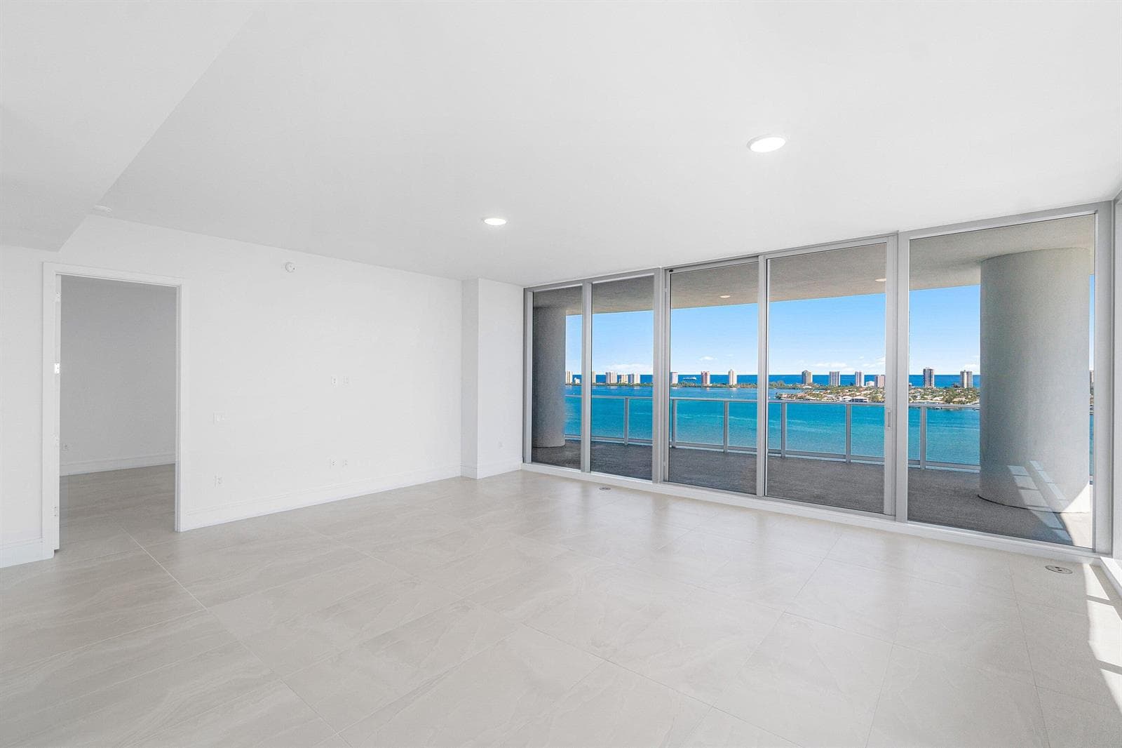 220 Lake Shore Drive 2012 photo 17
