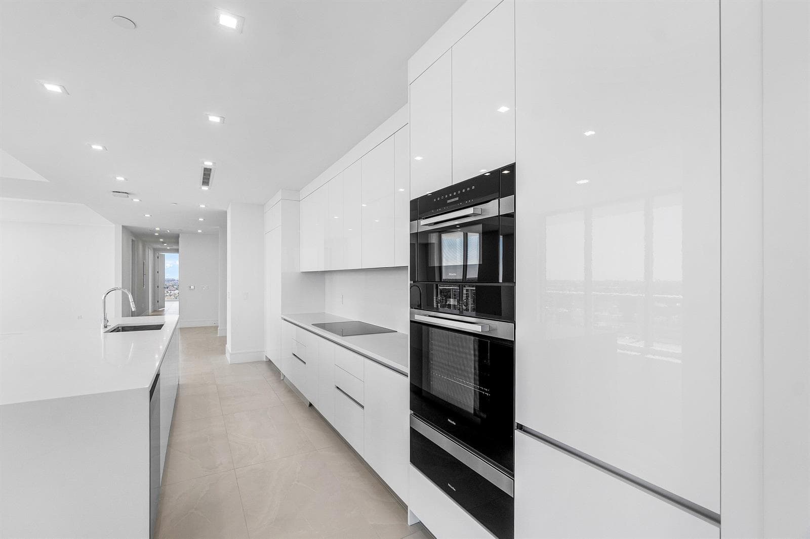 220 Lake Shore Drive 2012 photo 16