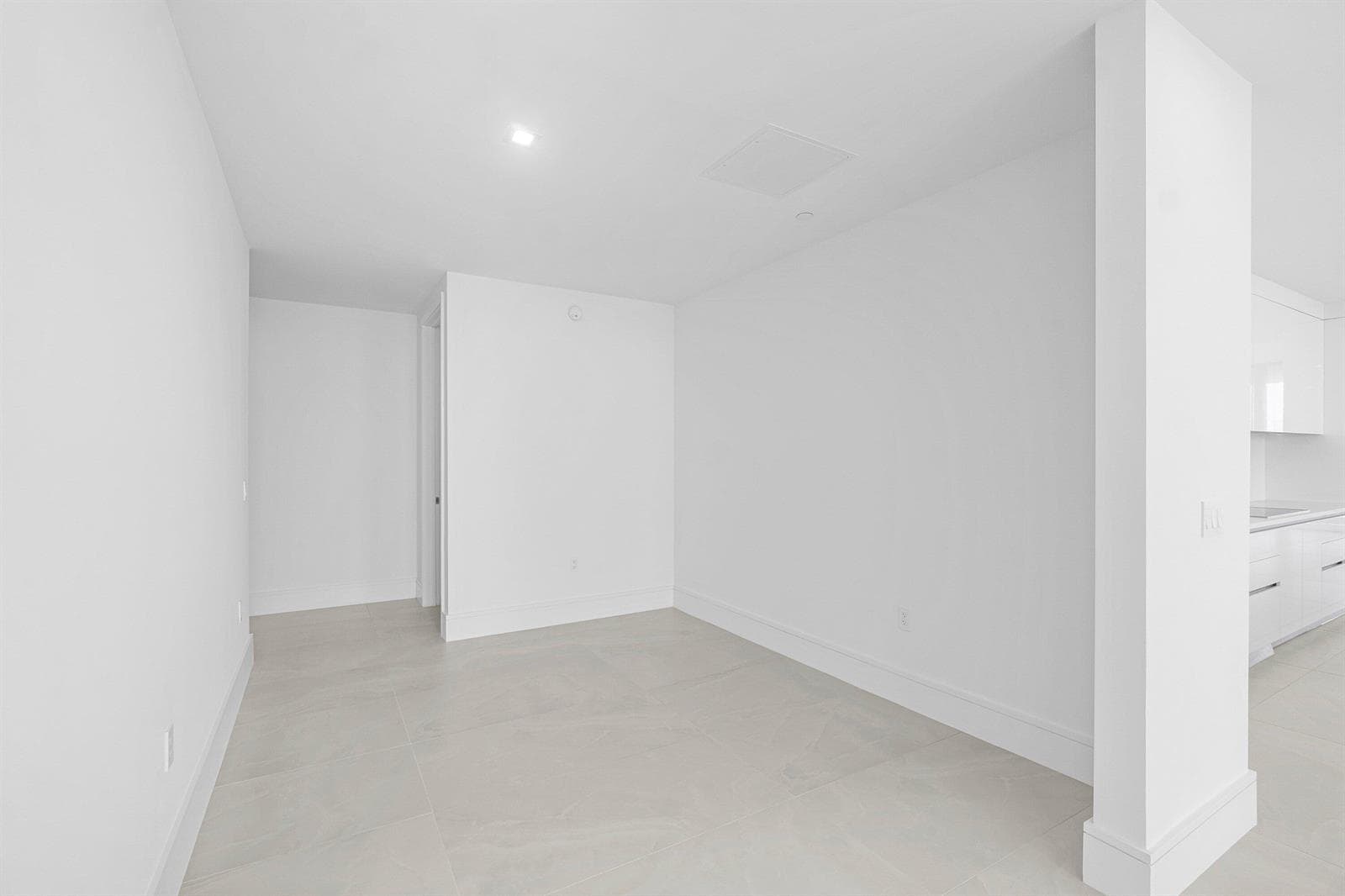 220 Lake Shore Drive 2012 photo 12