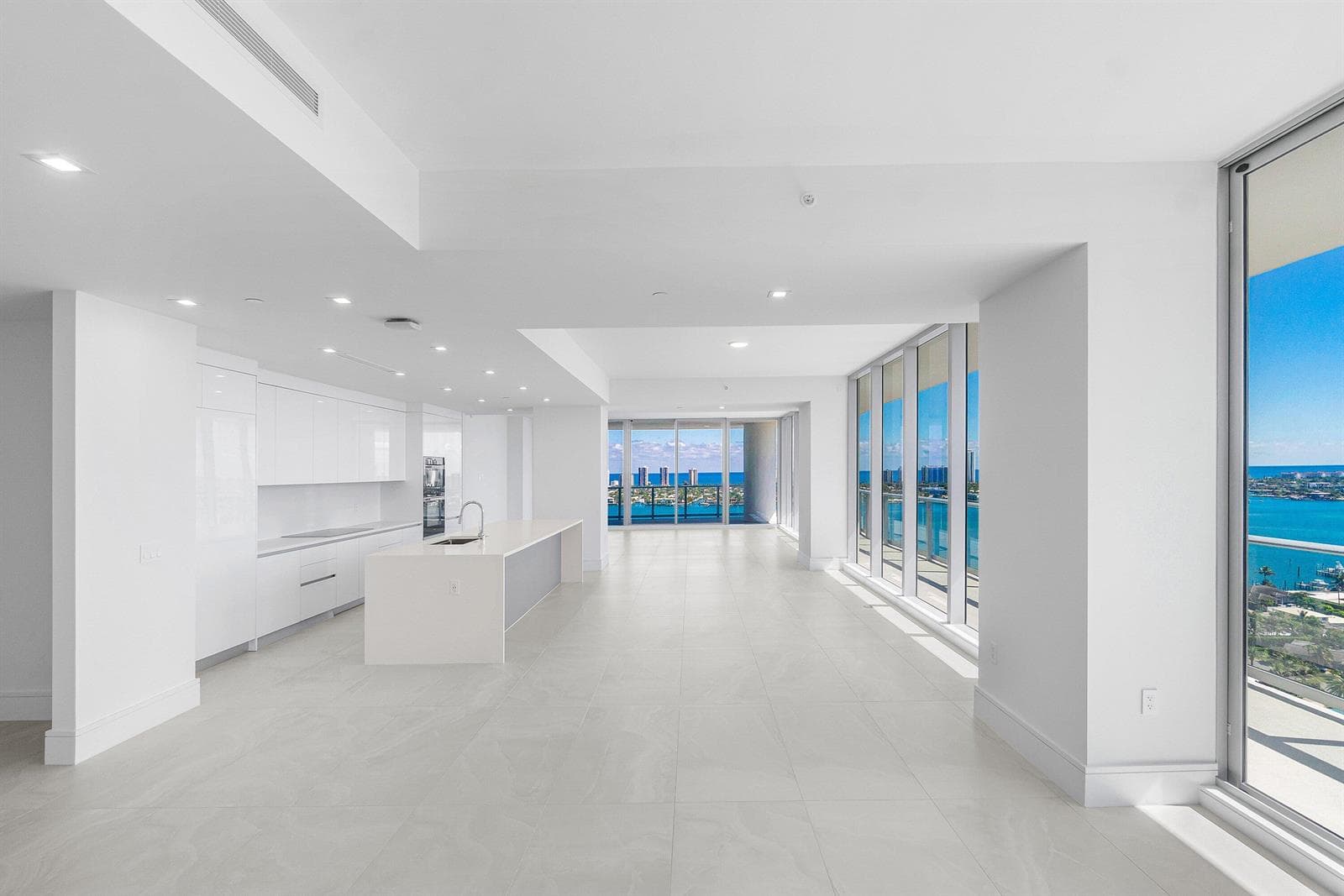 220 Lake Shore Drive 2012 photo 3