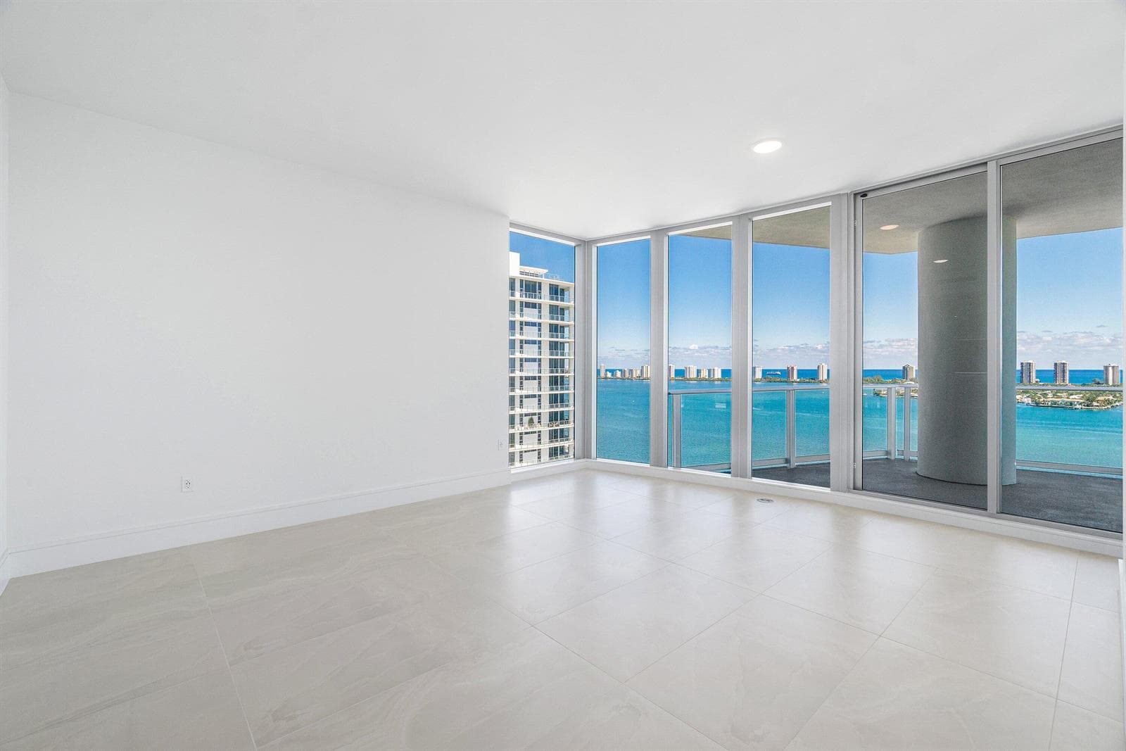 220 Lake Shore Drive 2012 photo 20