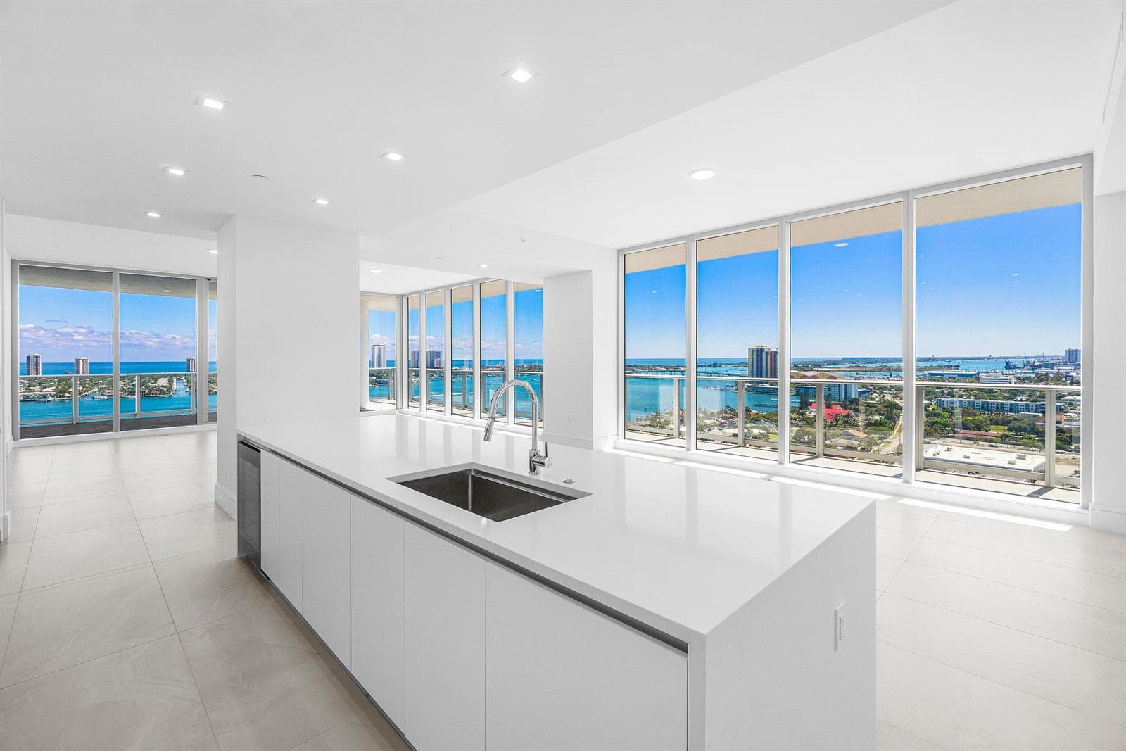 220 Lake Shore Drive 2012 photo 9