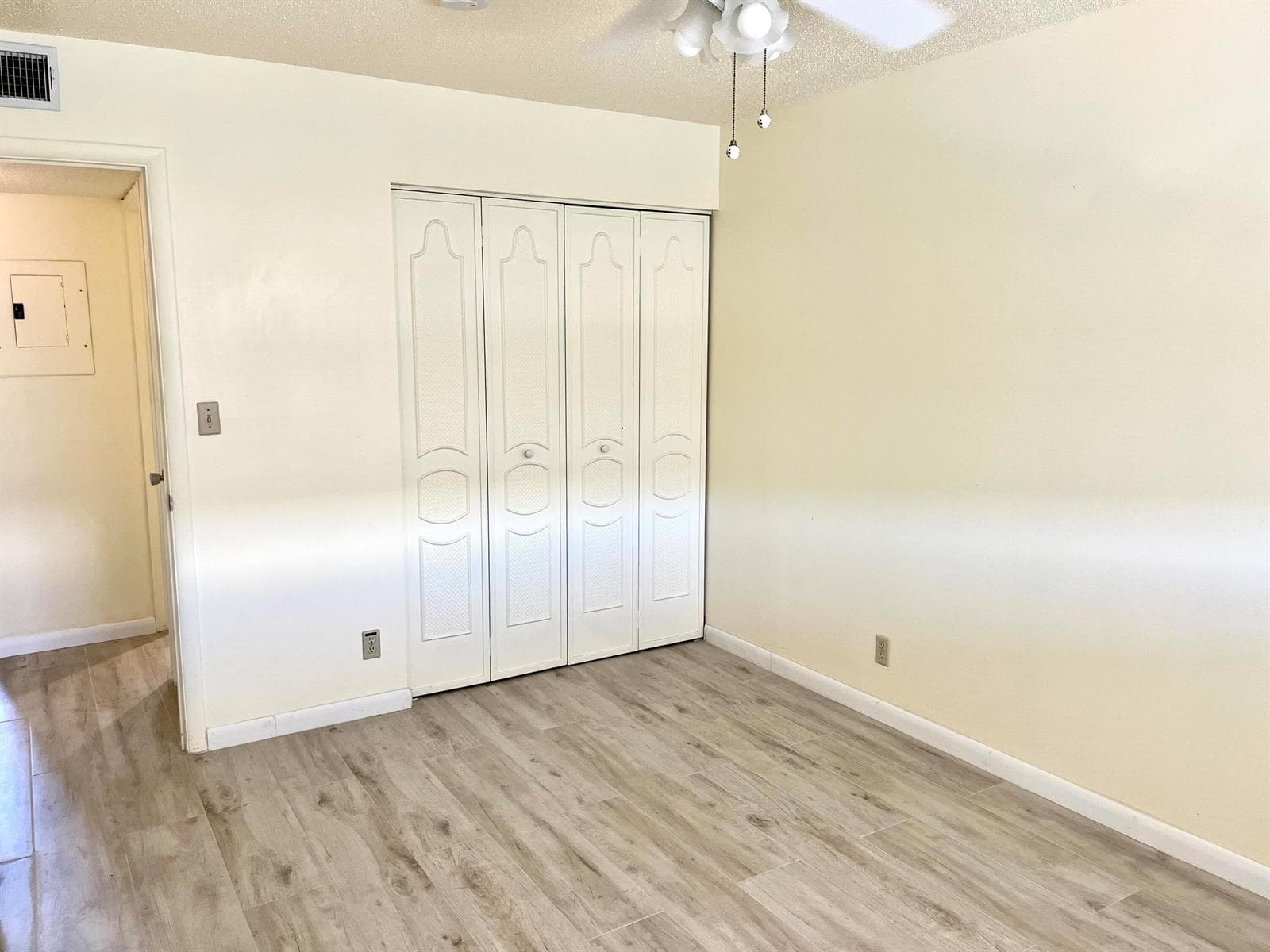 100 Doolen Court 112 photo 8