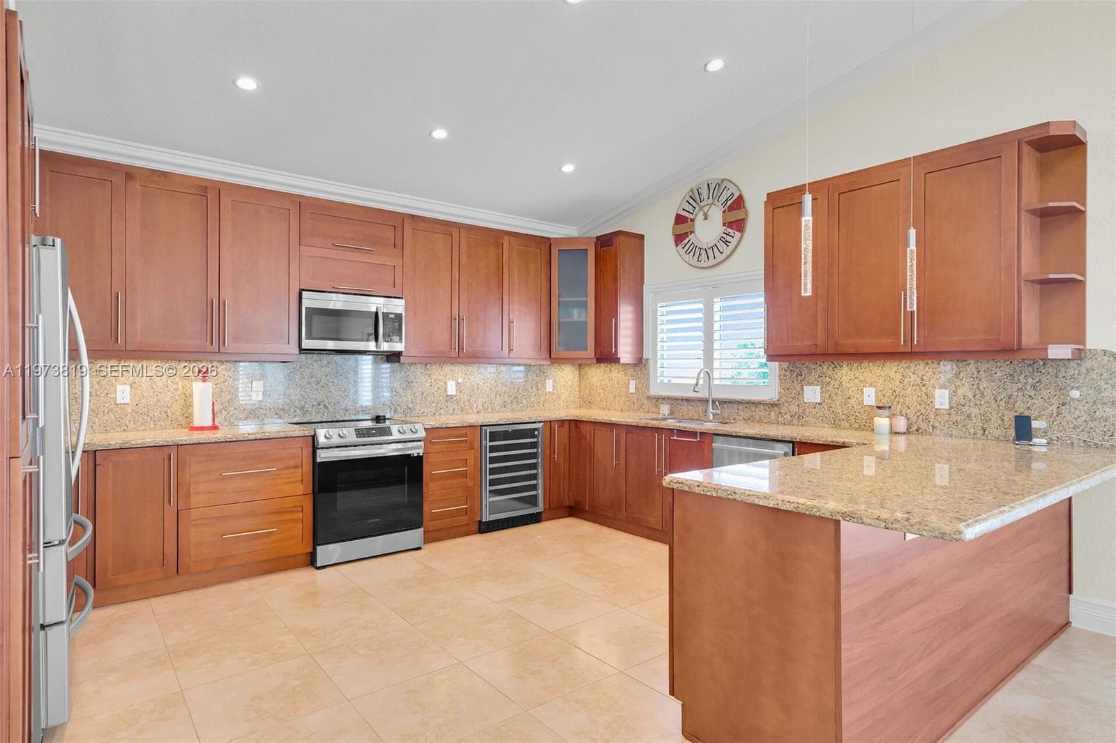 226 Normandy Dr photo 3