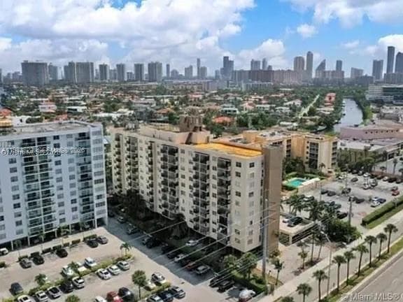 2903 N Miami Beach Blvd 806 photo 2