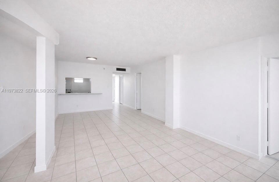 2903 Miami Beach Blvd 806 photo 7