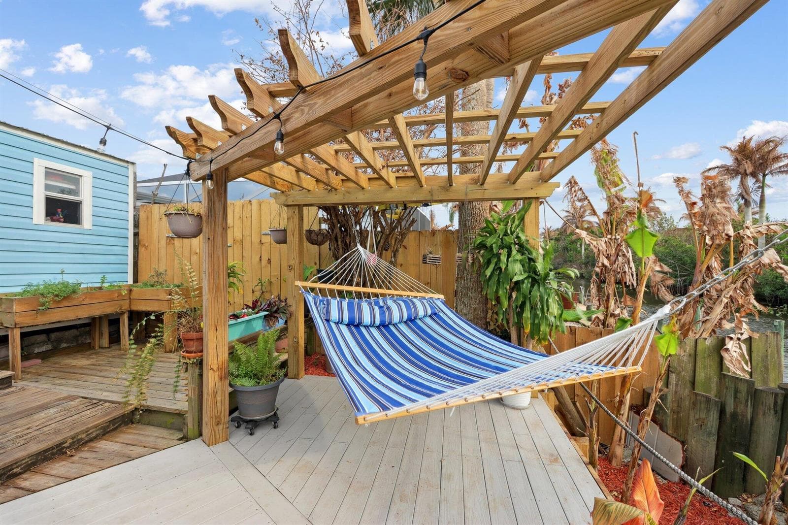 310 Holly Avenue photo 12