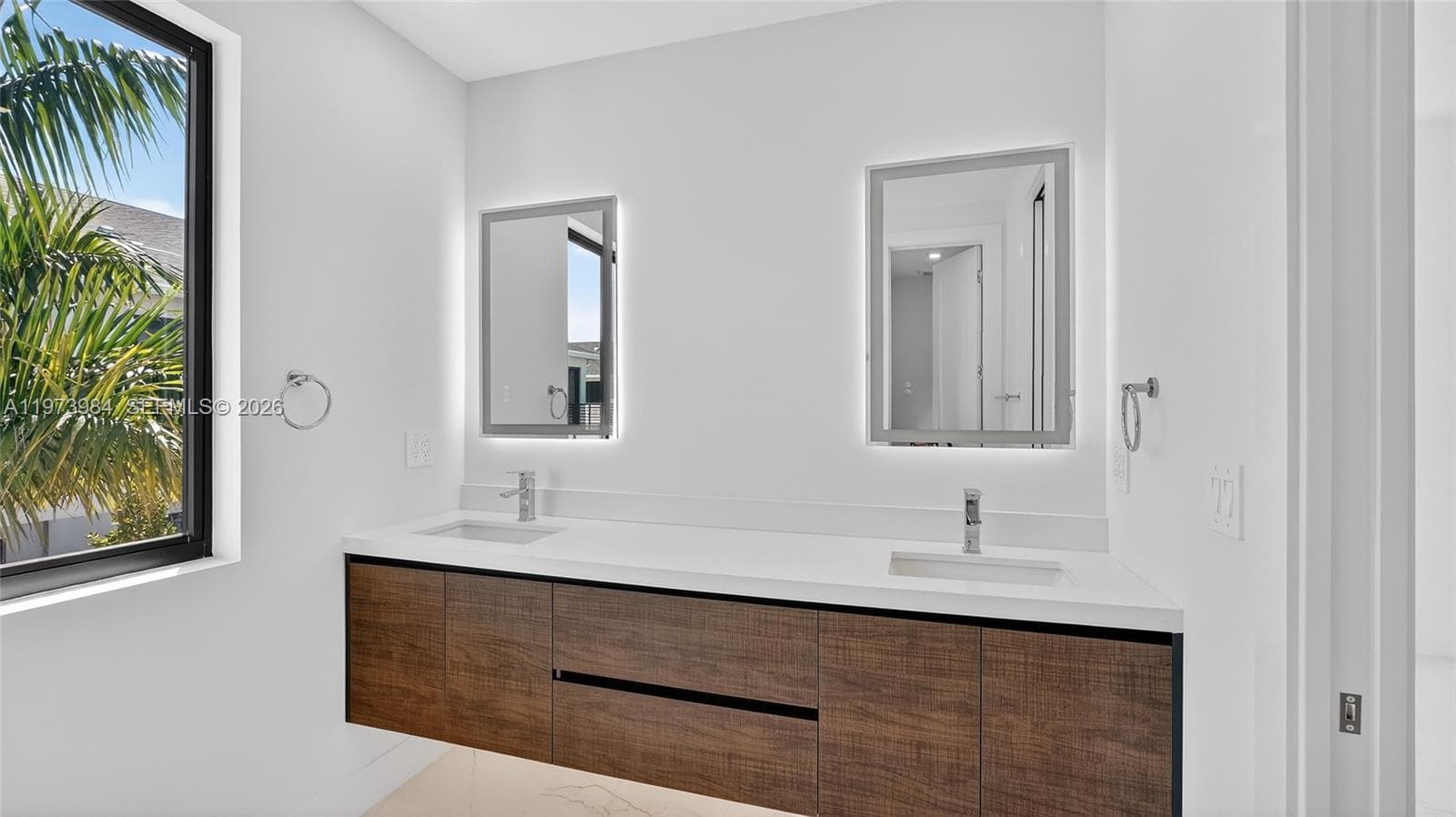 4652 SW 32ND AVE B2 photo 24