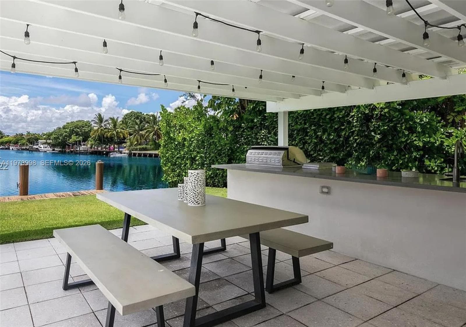 524 Oleander Dr photo 10